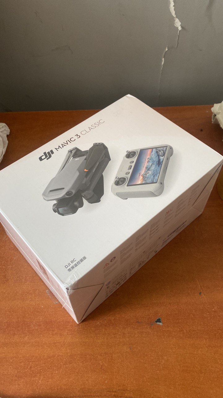 Квадрокоптер DJI Mavic 3